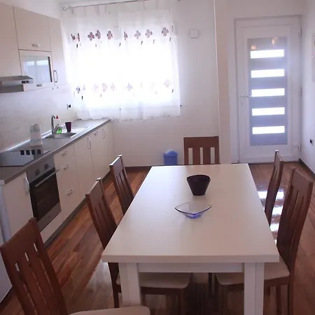 Apartman Cirjak *